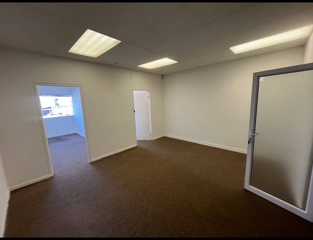 50M² OFFICE TO LET IN PARKLANDS